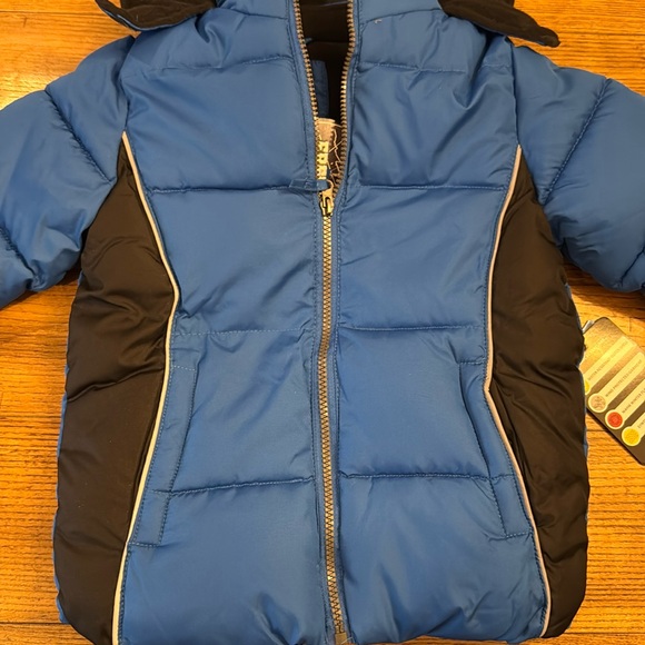 NWT Toddler Winter Coat and Hat - Picture 3 of 6